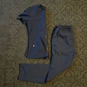 Jaanuu legacy scrub set in dark gray